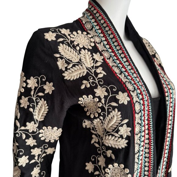 Vipul Shah Hand-Embroidered Black Open-Front Jacket With Floral Ivory Threadwork - Picture 4 of 8